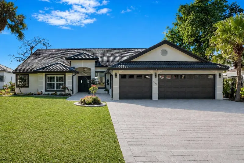 10094 Brandon Cir, FL