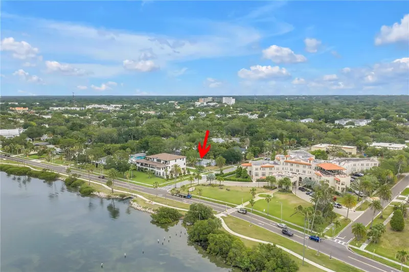 220 Lyndhurst St, FL