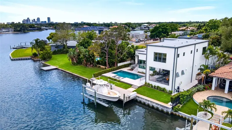 874 Placido Way Ne, FL