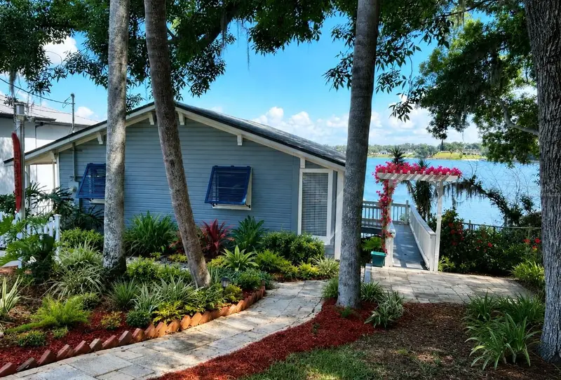 16533 Lowry Rd, FL