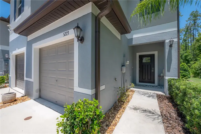 5223 Forum Blvd, FL