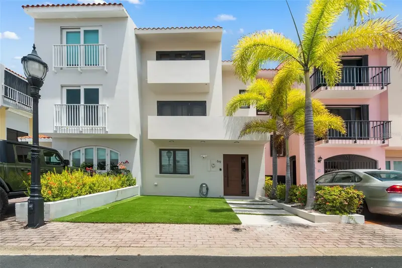 69 Isla San Miguel, PR