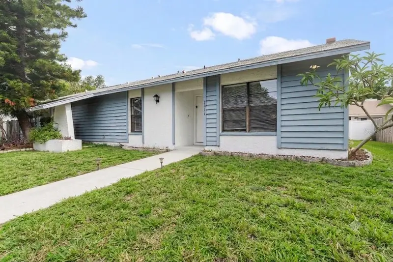 2024 Sheffield Ct, FL