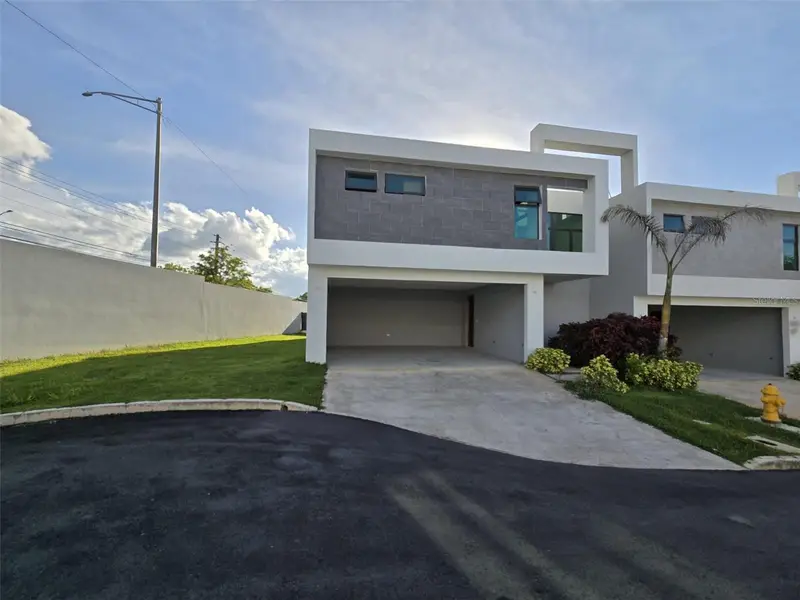 Pr 177 Ave Lomas Verdes The Villas At Rio / Bo Juan Sanchez #79, PR