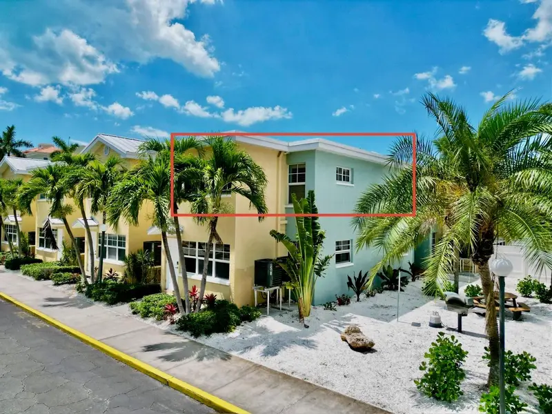 19417 Gulf Blvd #D201, FL