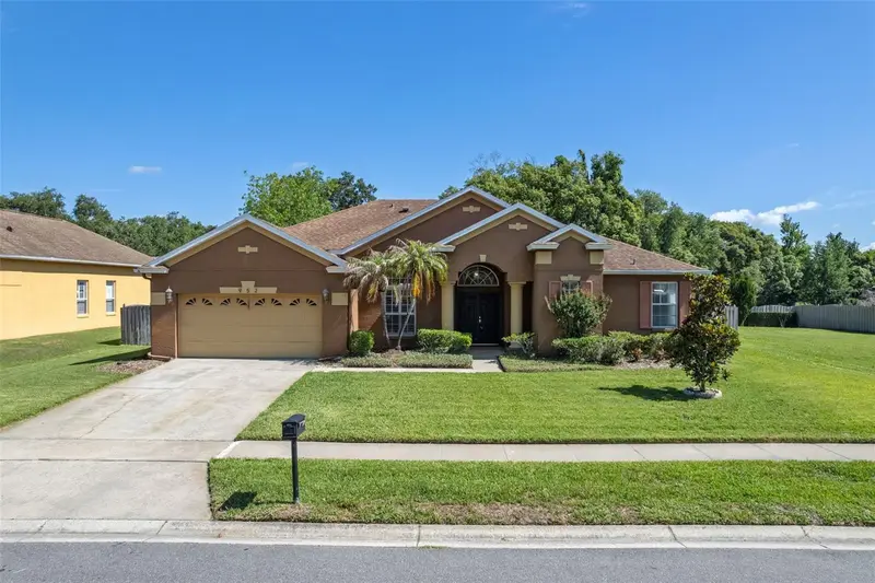 952 Moss Tree Pl, FL