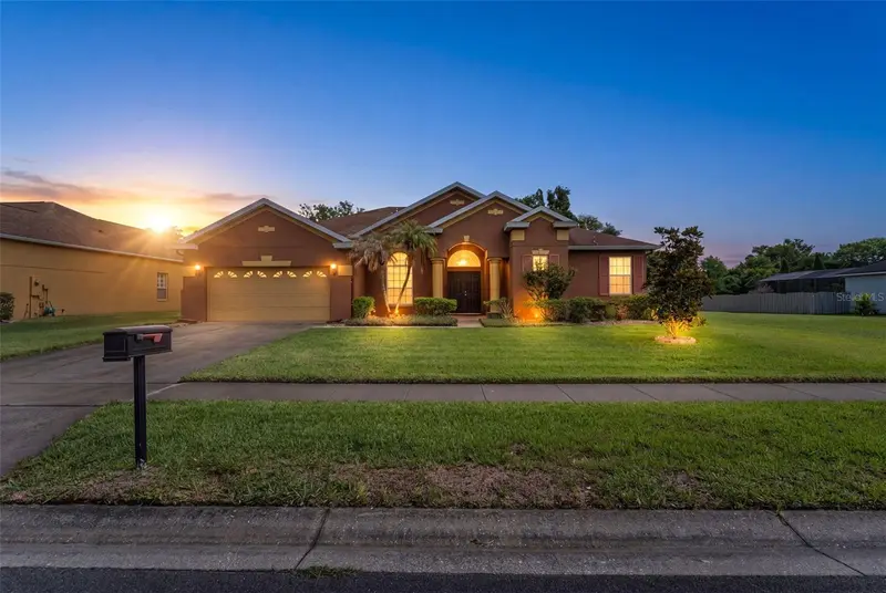 952 Moss Tree Pl, FL