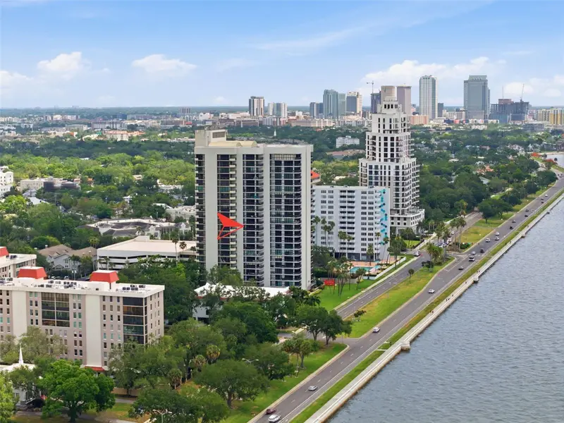 2413 Bayshore Blvd #1004, FL