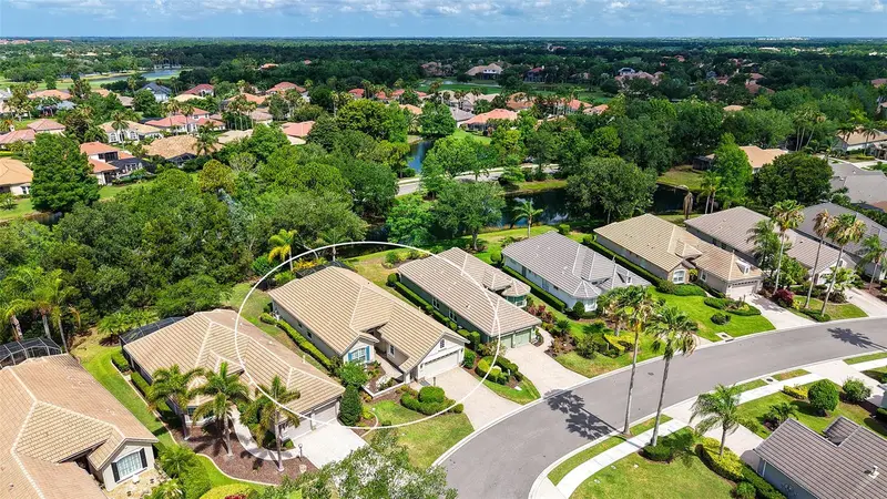 7928 Suntree Gln, FL