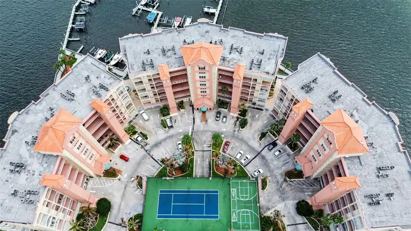 104 Riverside Dr #602, FL