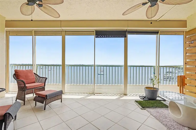 104 Riverside Dr #602, FL