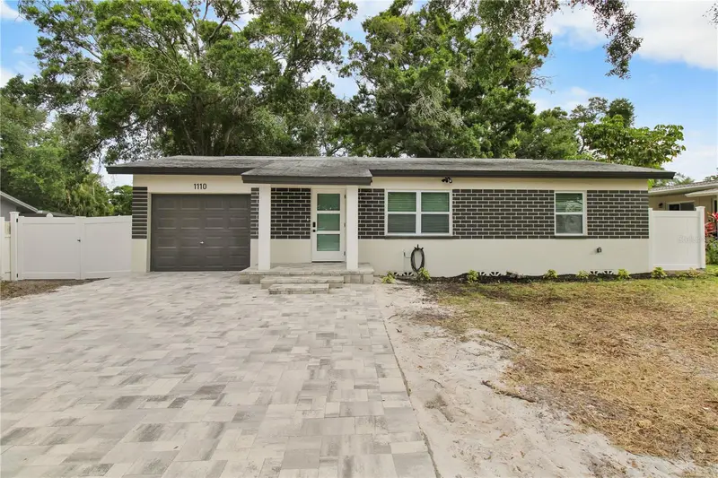 1110 1st Ave Nw, FL
