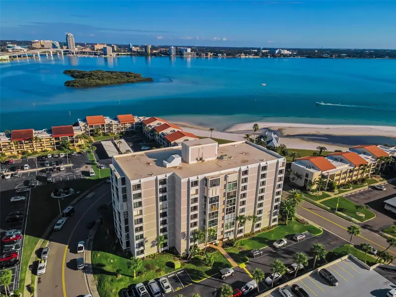 855 Bayway Blvd #708, FL