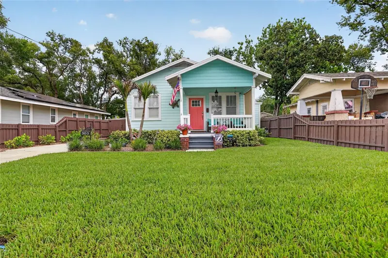 303 E North St, FL