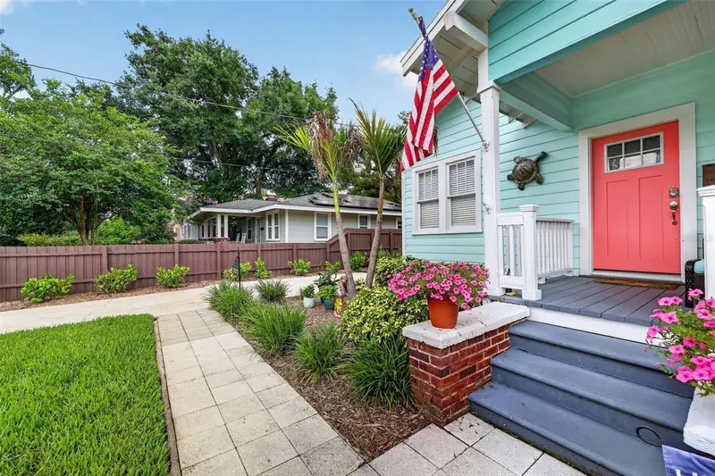 303 E North St, FL