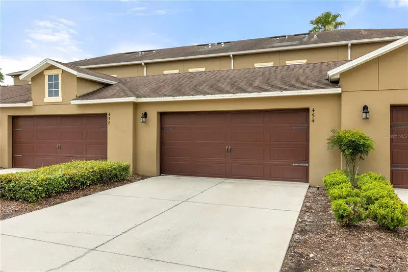 454 Ellis Square Ct, FL