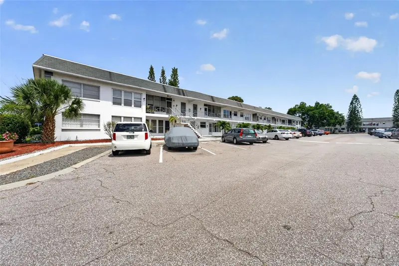 1221 Drew St #A5, FL