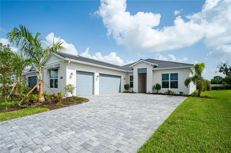 17547 Palmiste Dr, FL