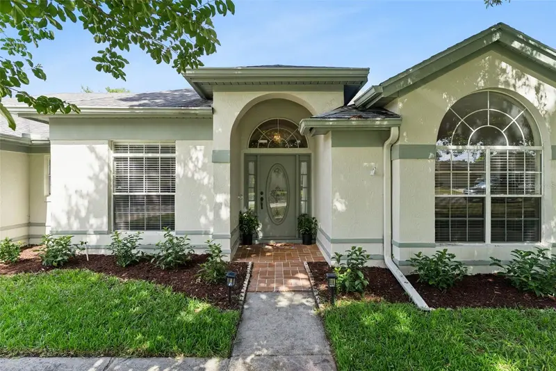 3883 Kingston Oaks Cv, FL