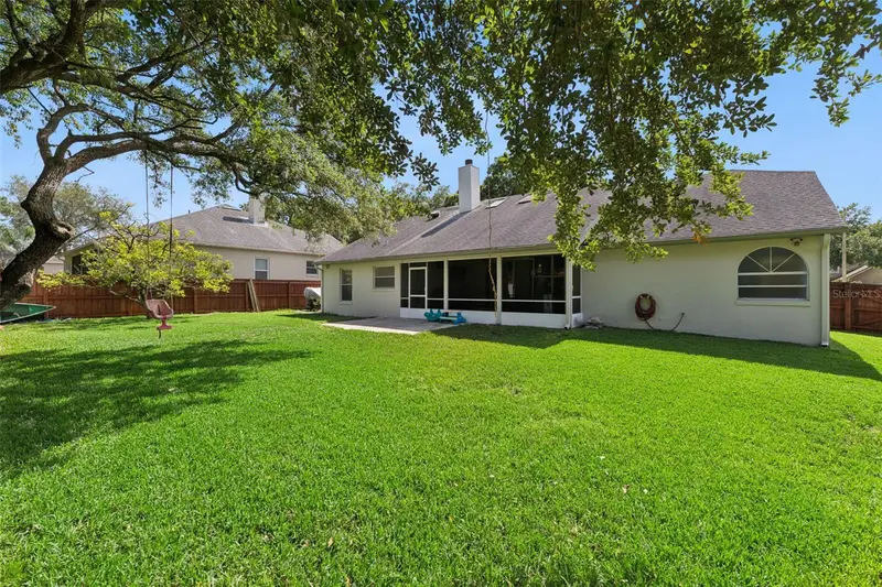 3883 Kingston Oaks Cv, FL