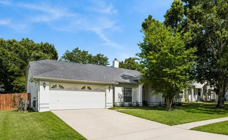 3883 Kingston Oaks Cv, FL
