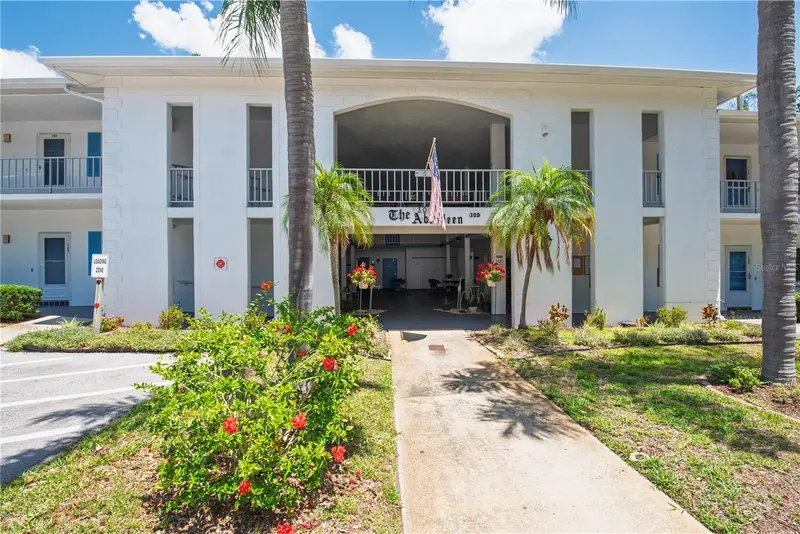 300 Clyde Ln #104, FL