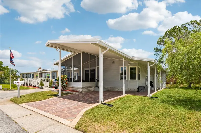 276 Pelican Dr N, FL