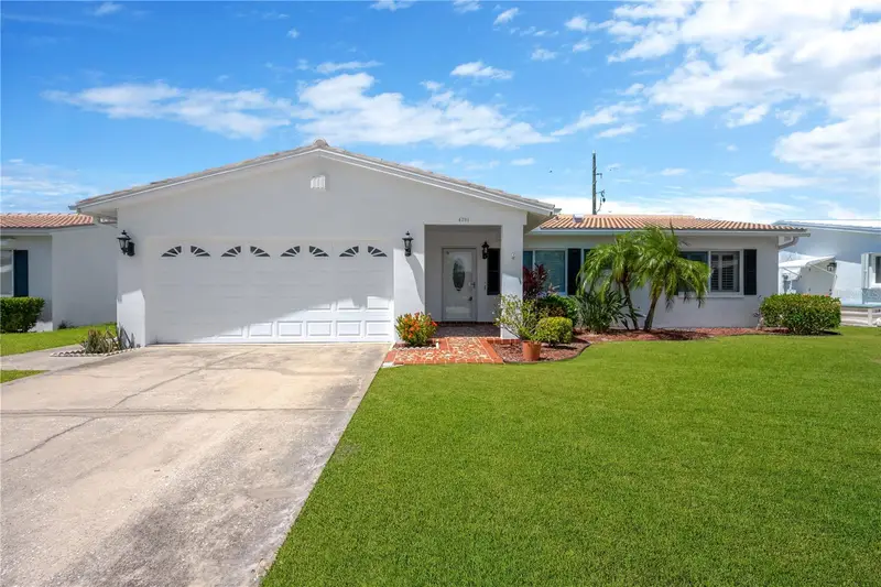 4201 93rd Ter N, FL