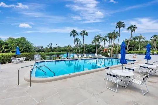 220 Belleview Blvd #203, FL