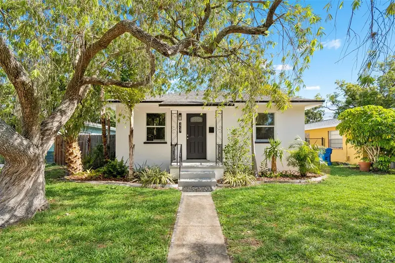 3737 Burlington Ave N, FL