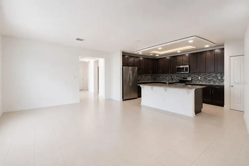 507 Pinecrest Loop, FL