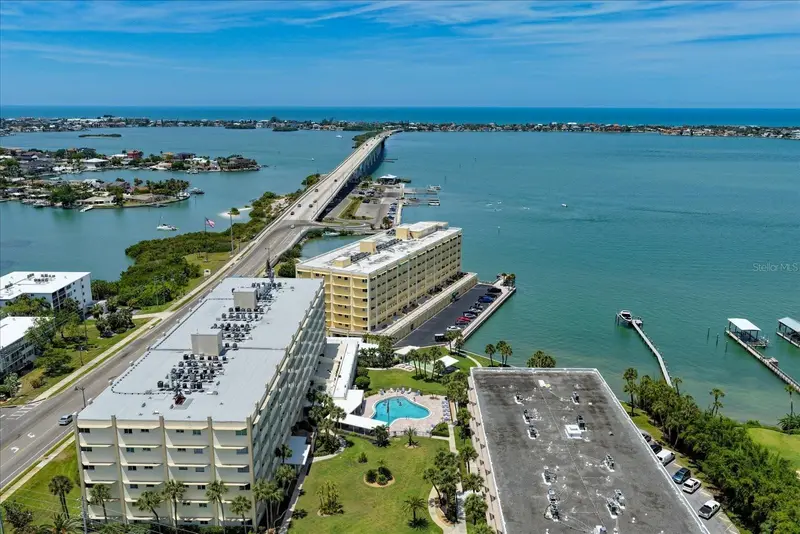 100 Bluff View Dr #506c, FL