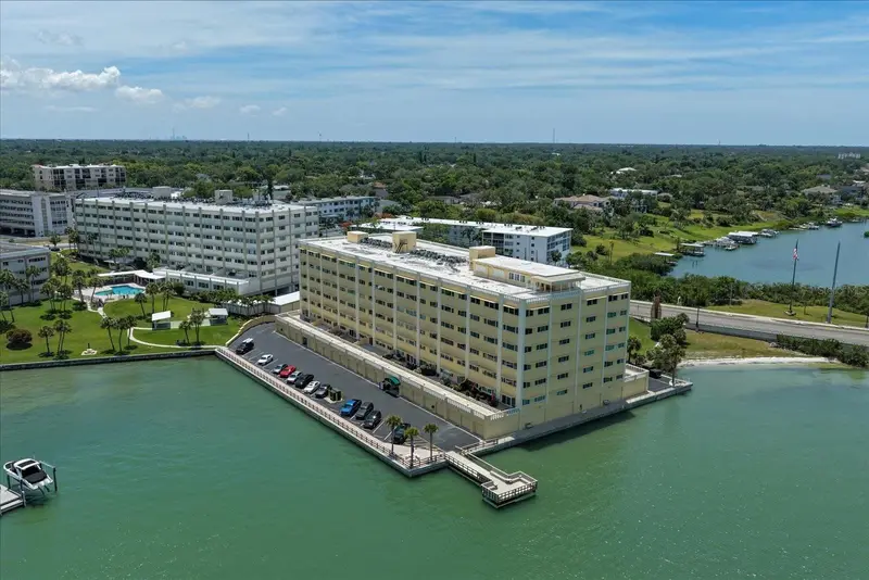 100 Bluff View Dr #506c, FL