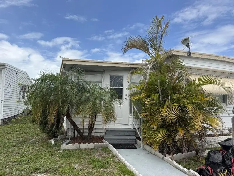 104 Dove Rd, FL