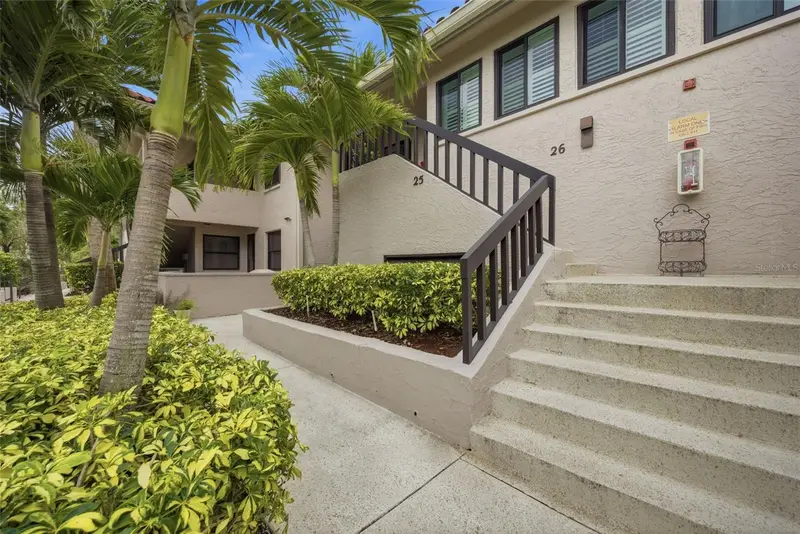 1802 Mariner Dr E #25, FL