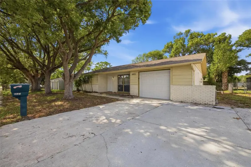 6831 Amarillo St, FL