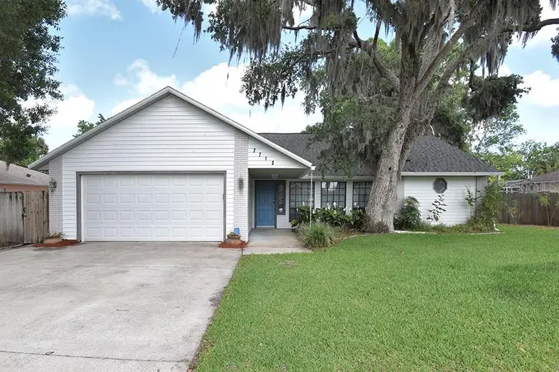 2213 Pine Tree Dr, FL
