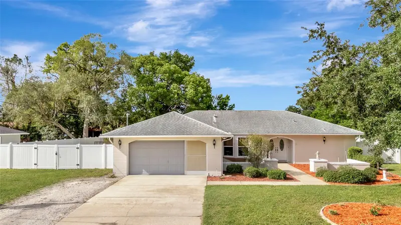 10412 Avila St, FL