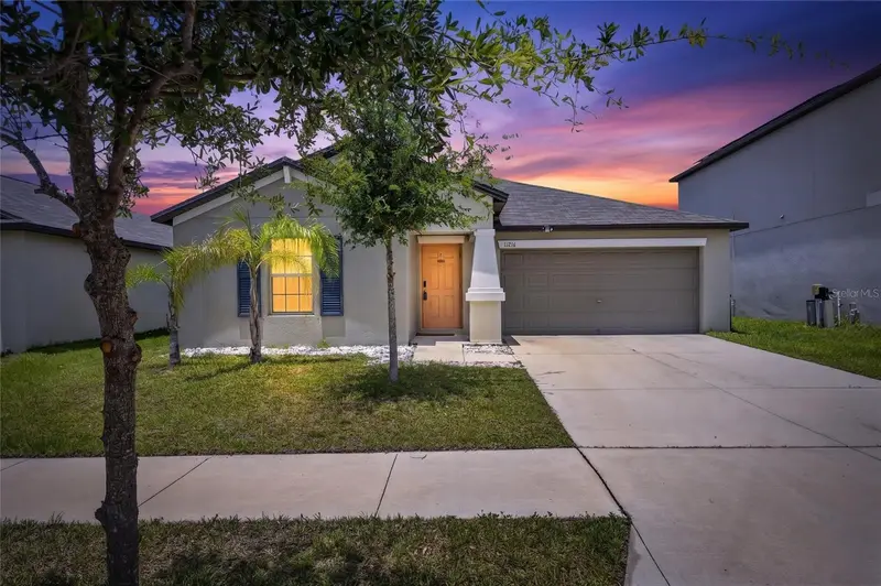 11216 Kelly Green Ave, FL