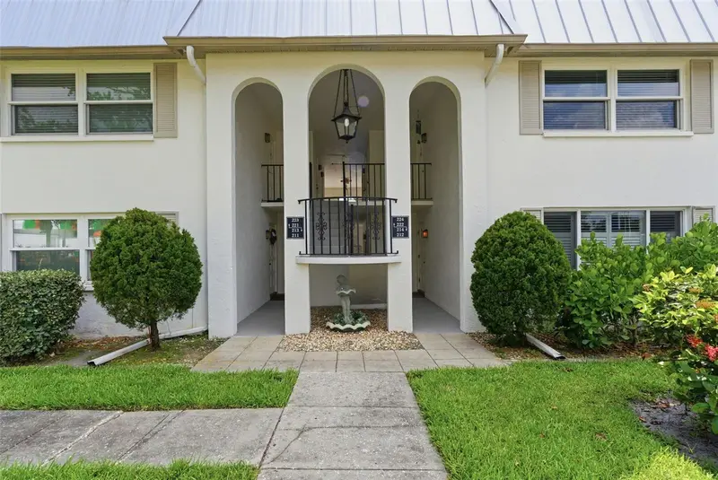 5800 Hollywood Blvd #214, FL