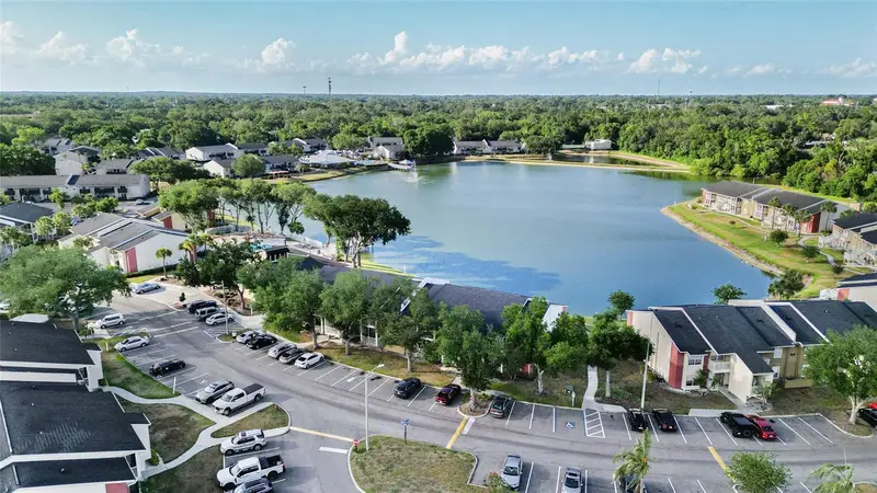 214 Lake Parsons Grn #206, FL
