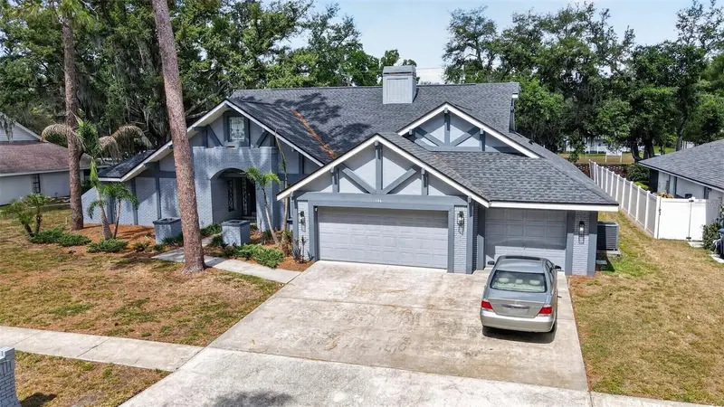 144 Barrington Dr, FL