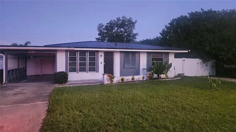 250 Chamber St Nw, FL