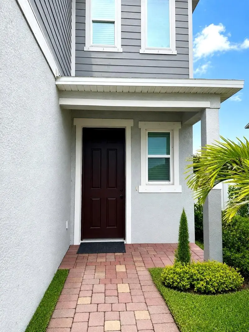 2726 89th Street Cir E, FL