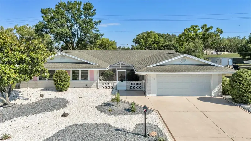 904 La Jolla Ave, FL