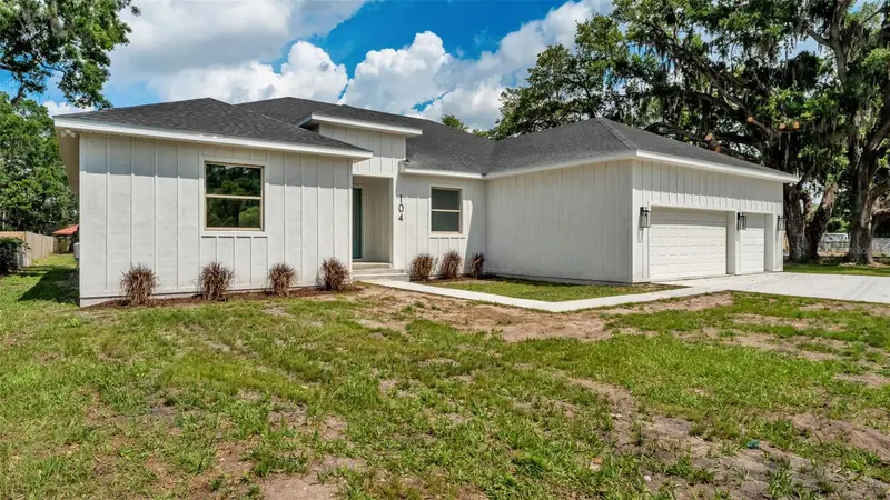 104 Thrasher Rd, FL
