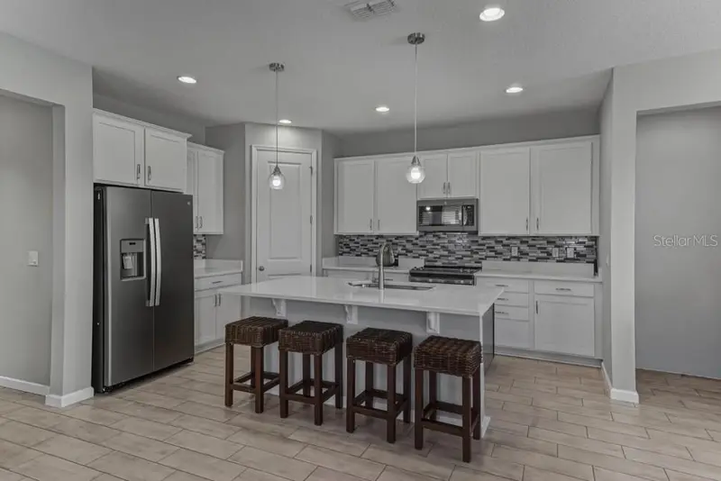 295 Lake Smart Cir, FL