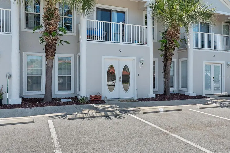 100 Palm Harbor Pkwy #10, FL