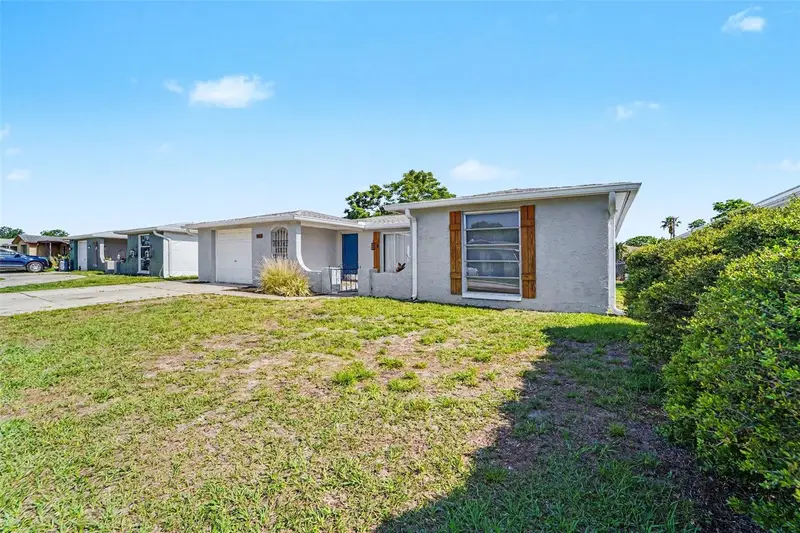 7411 Westcott Dr, FL