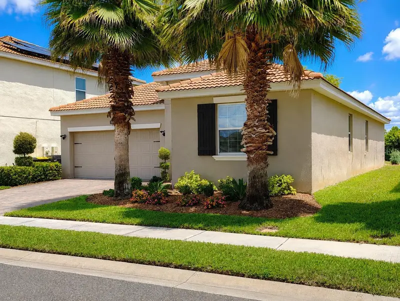 1047 Oak Bluff Dr, FL